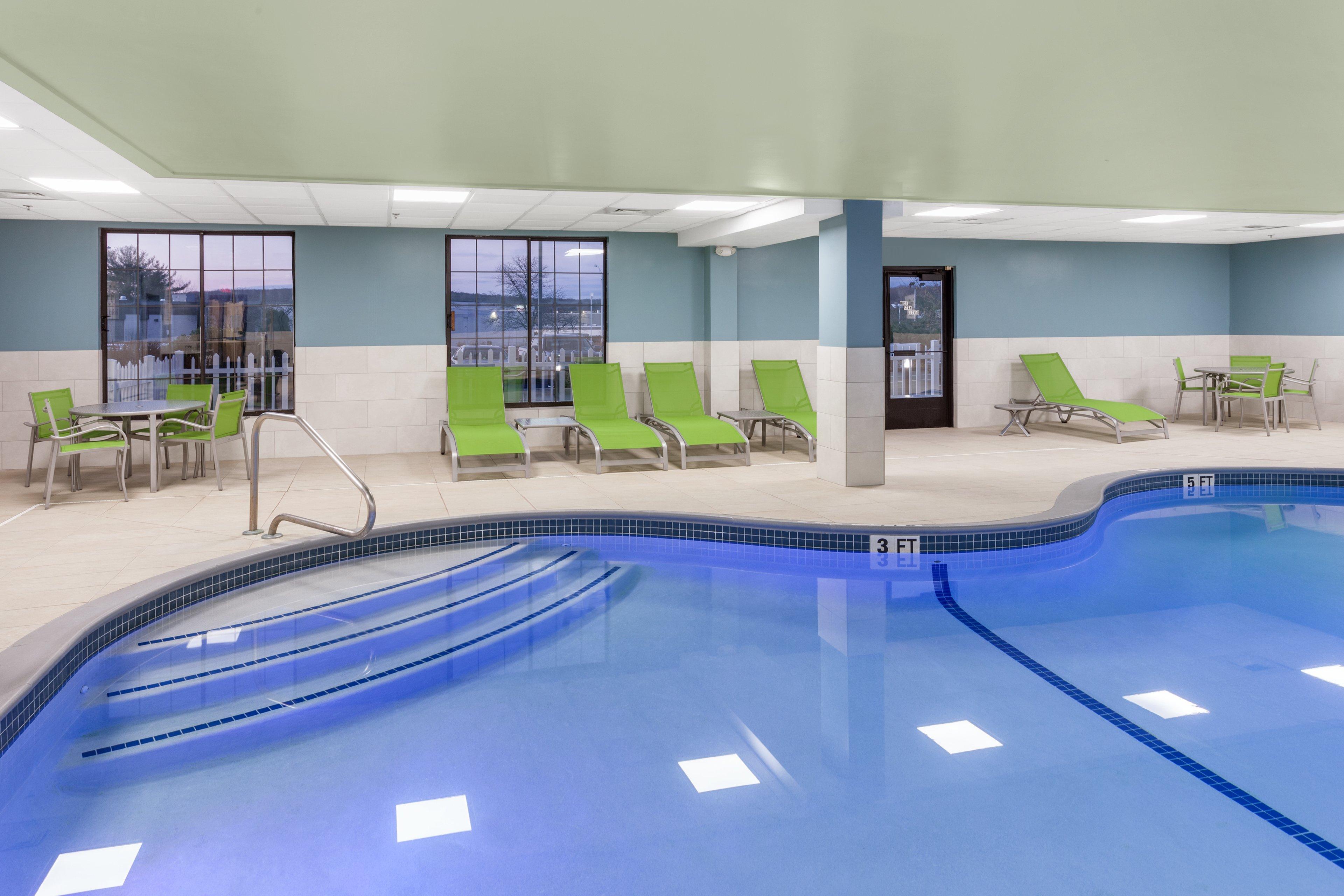 Holiday Inn Express Hotel & Suites Providence-Woonsocket By Ihg Bagian luar foto