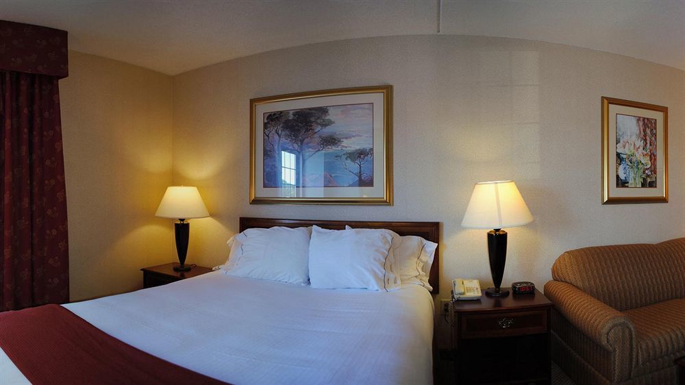 Holiday Inn Express Hotel & Suites Providence-Woonsocket By Ihg Bagian luar foto