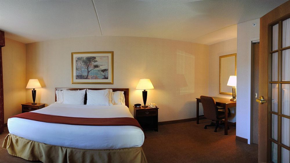 Holiday Inn Express Hotel & Suites Providence-Woonsocket By Ihg Bagian luar foto