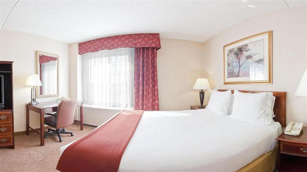 Holiday Inn Express Hotel & Suites Providence-Woonsocket By Ihg Bagian luar foto