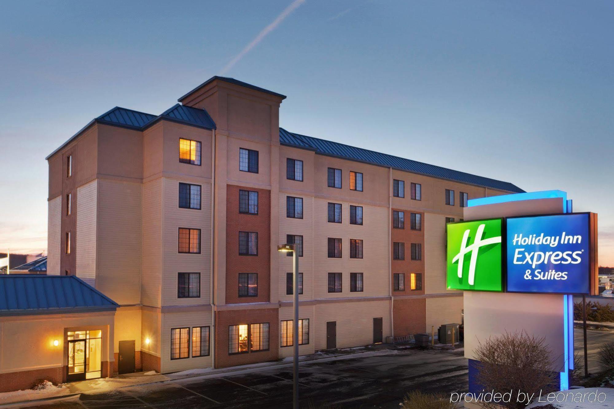 Holiday Inn Express Hotel & Suites Providence-Woonsocket By Ihg Bagian luar foto