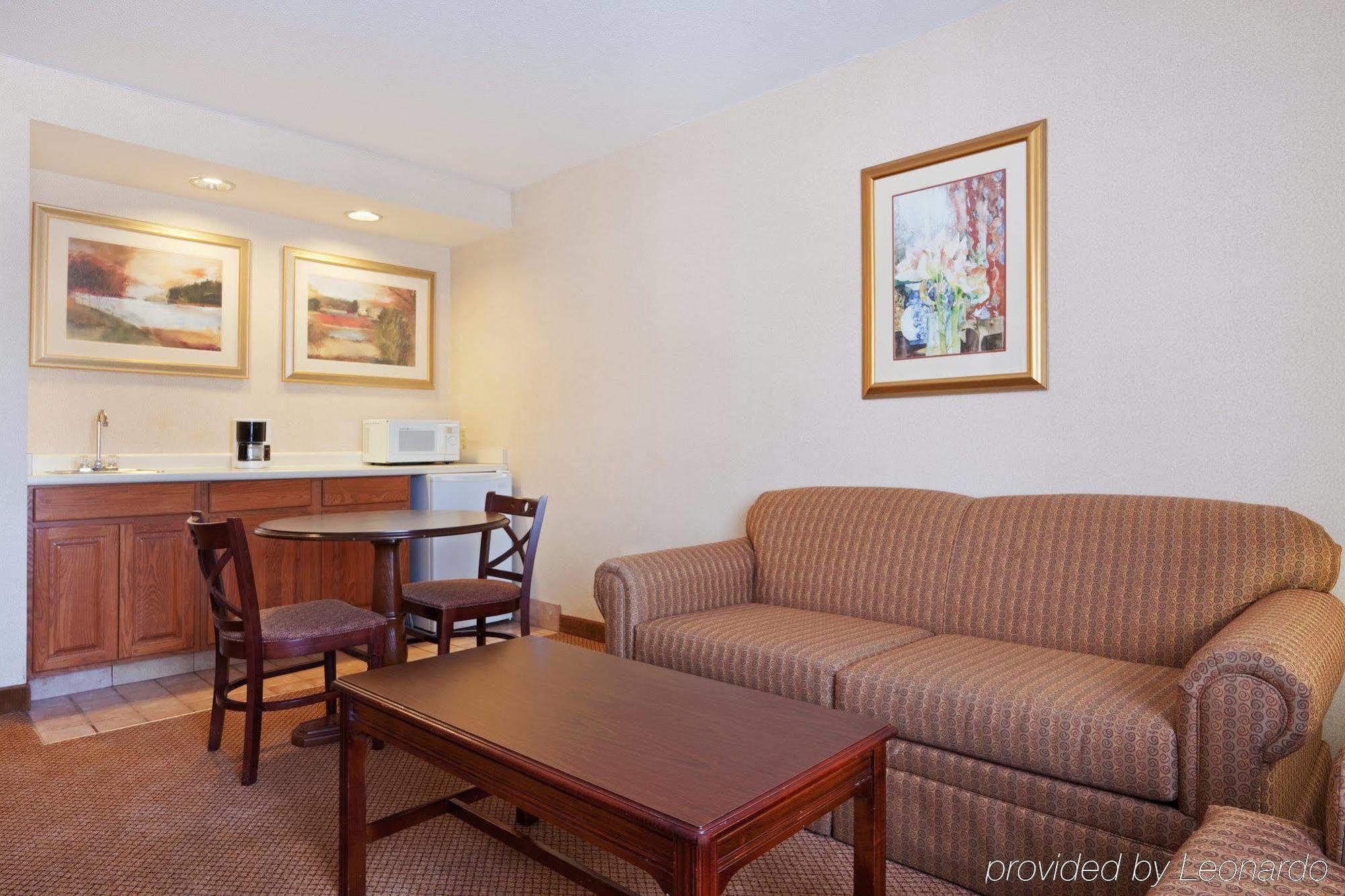 Holiday Inn Express Hotel & Suites Providence-Woonsocket By Ihg Ruang foto
