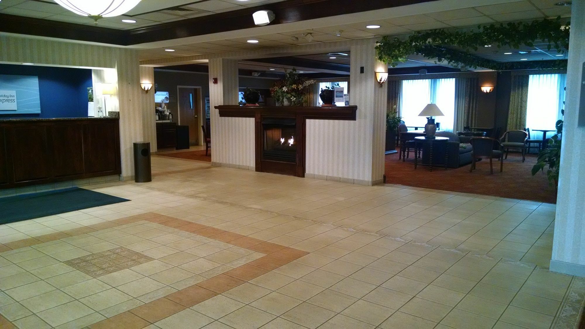 Holiday Inn Express Hotel & Suites Providence-Woonsocket By Ihg Bagian luar foto